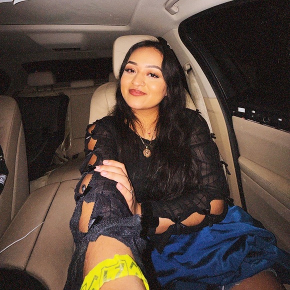 Meet your Posher, Tannia - Picture 2 of 3